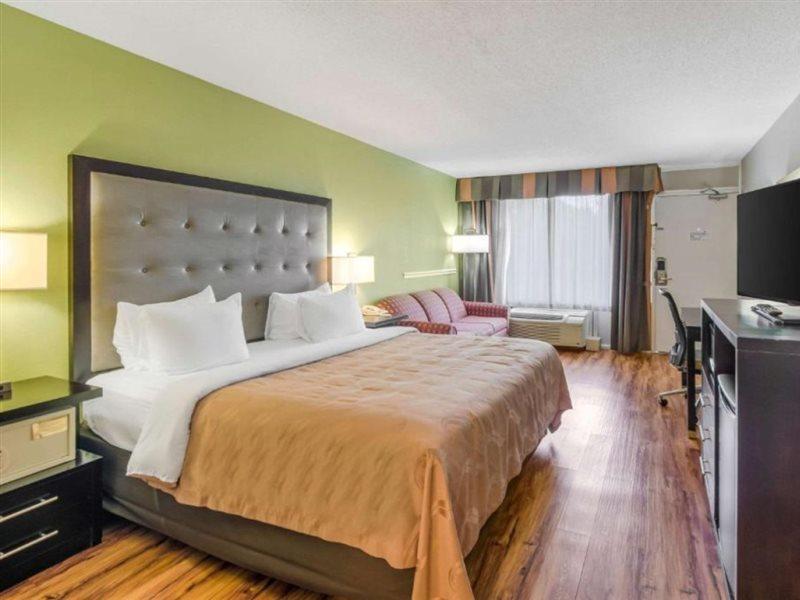 Quality Inn Roanoke Airport Екстериор снимка