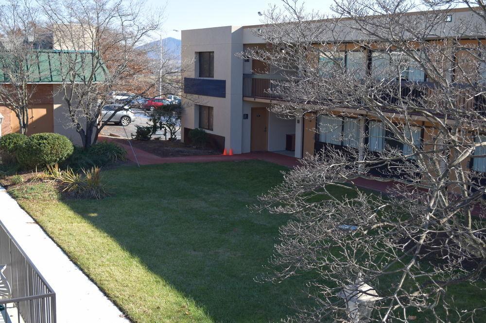 Quality Inn Roanoke Airport Екстериор снимка