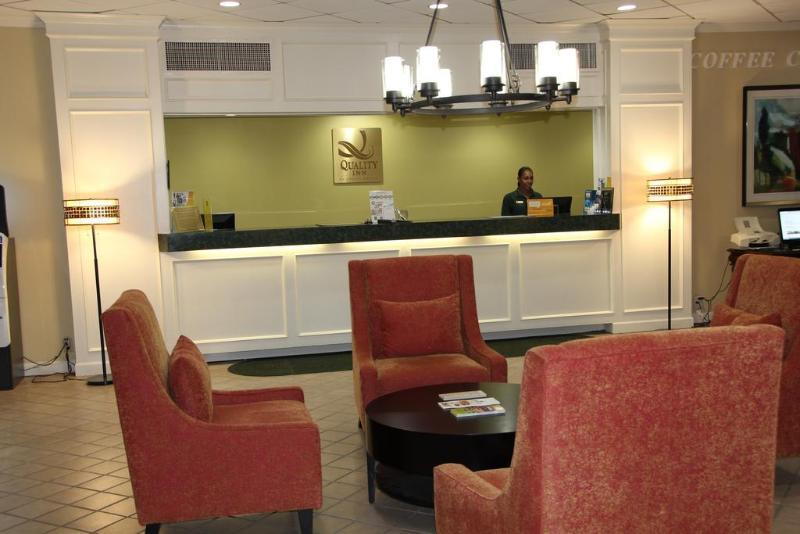 Quality Inn Roanoke Airport Екстериор снимка