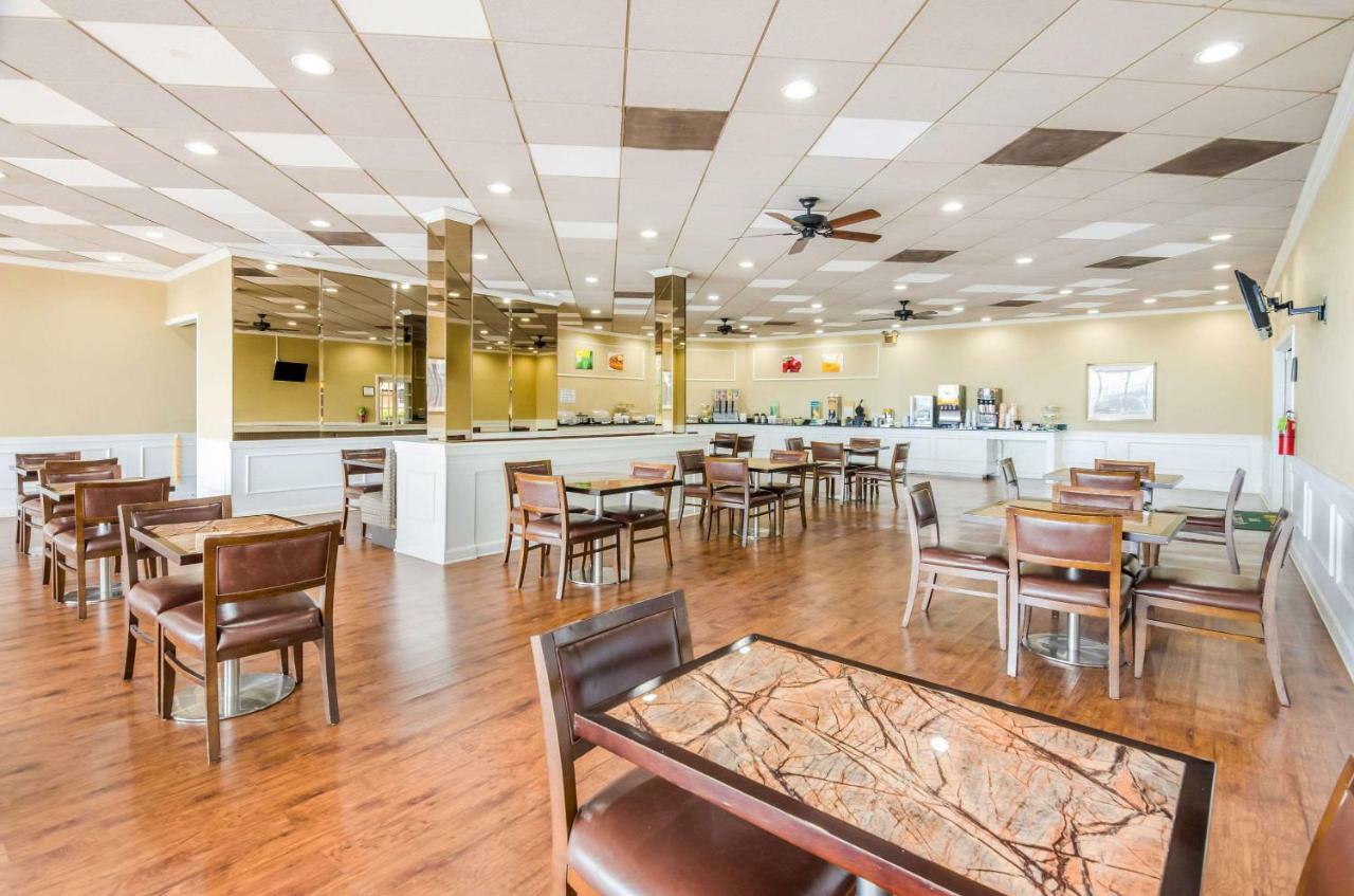 Quality Inn Roanoke Airport Екстериор снимка
