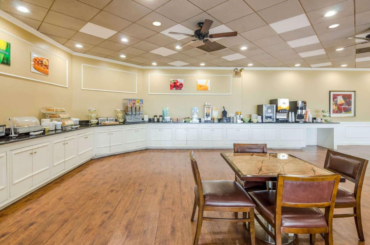Quality Inn Roanoke Airport Екстериор снимка